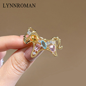 LYNNROMAN水晶小马胸针女高级轻奢精致时尚 气质胸花别针可爱配饰