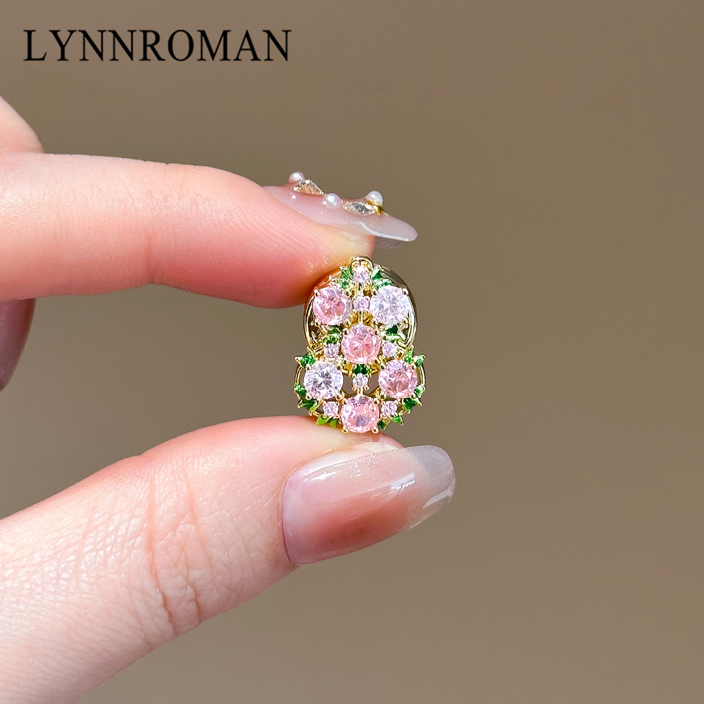 LYNNROMAN闪钻葫芦花环磁力扣胸针女2026新款高级感别针胸花配饰,饰品/流行首饰/时尚饰品新,胸针,淘宝优惠券,粉丝福利购,淘宝优惠卷