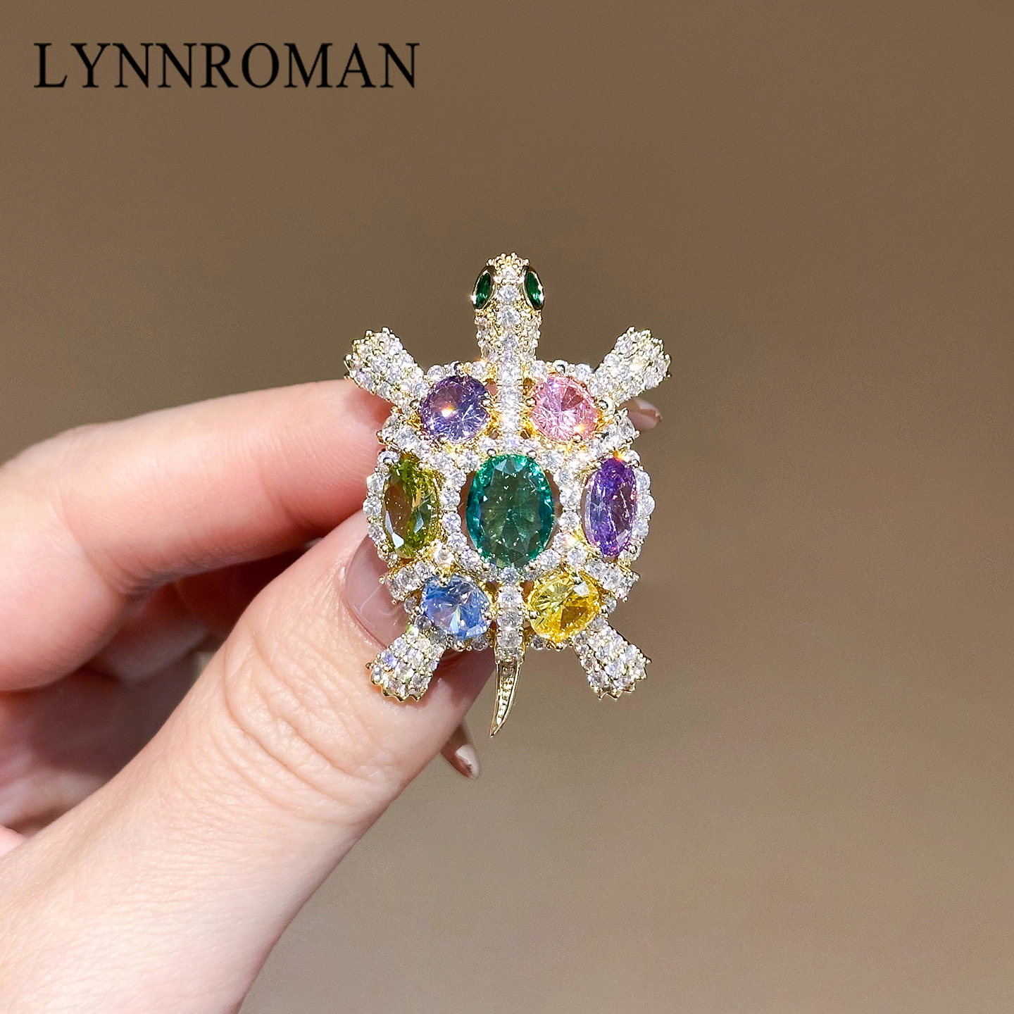 LYNNROMAN水晶乌龟胸针女高级可爱轻奢精致时尚气质胸花别针配饰,饰品/流行首饰/时尚饰品新,胸针,淘宝优惠券,粉丝福利购,淘宝优惠卷