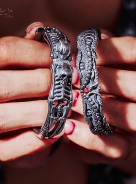 黑骨BLACKBONE 777TripleSeven暗黑中国风龙马年男女钛钢锆石手环