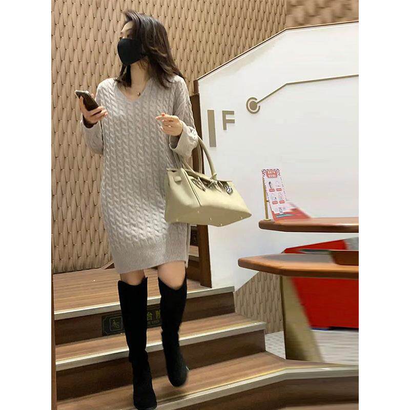 ROUJE ESVIP高级流行针织V领直筒羊绒连衣裙女秋冬新款中长款毛衣