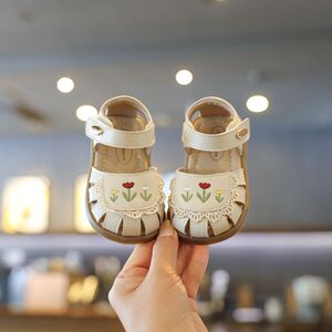 凉鞋儿童包头凉鞋夏季幼童凉鞋软底宝宝公主风圆头花朵超软公主鞋