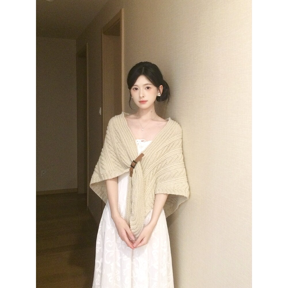 2025新款三角针织披肩女外搭秋冬季高级感配裙子两用围巾开衫外套