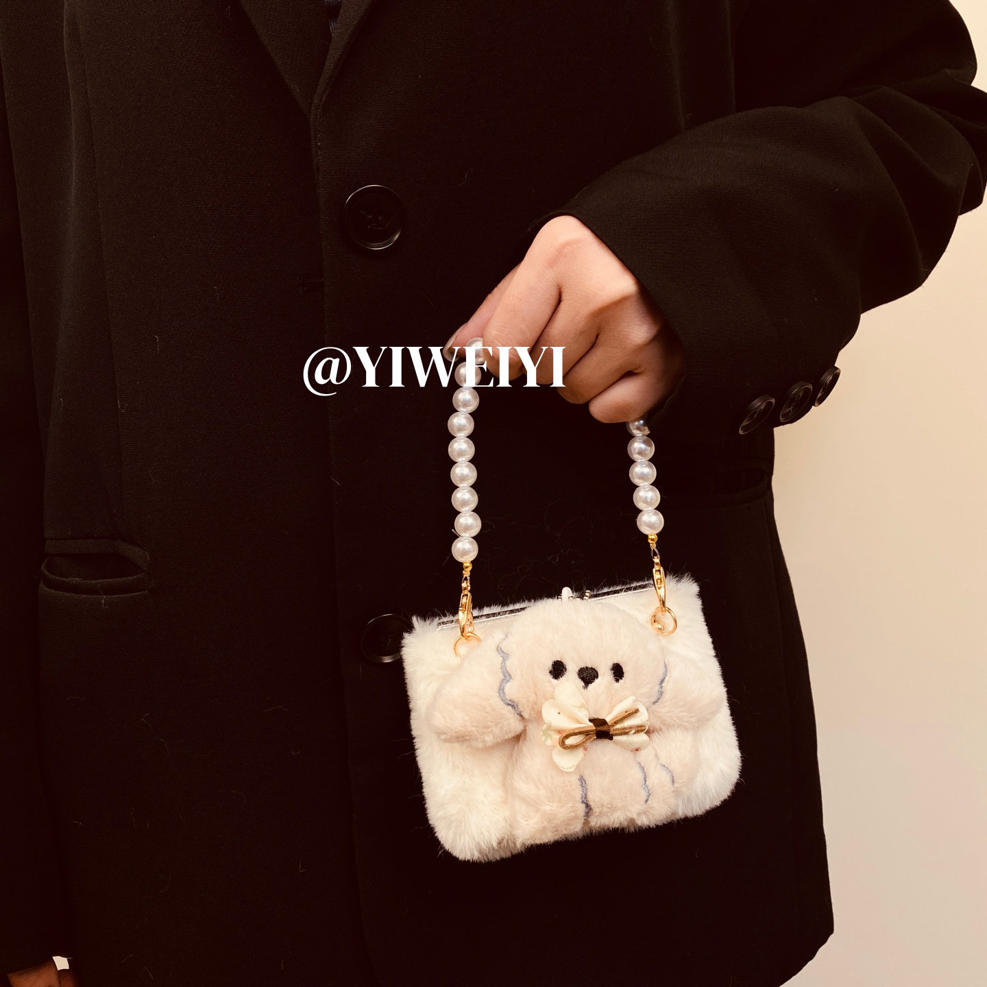 依维意 适用于小米mixflip2手机壳可爱小狗novaflip折叠屏珍珠手链pocket2防摔白斜挎白色毛绒zflip7秋冬新款