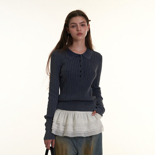 半开翻领刺绣绞花长袖毛衣