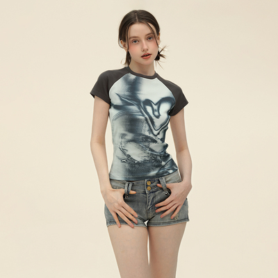 数码涂鸦印花撞色插肩短袖上衣