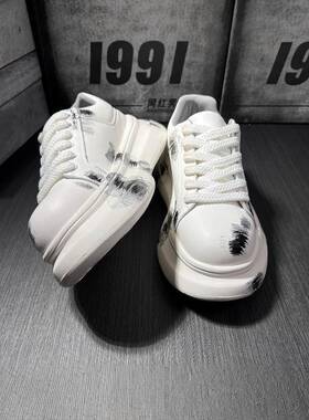 细节恰到好处Minimalism Aquaman擦色涂鸦小白鞋男内增高厚底个性