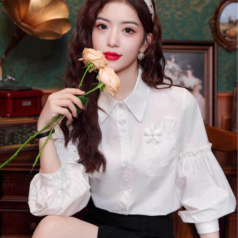 香港TIMO设计感小众灯笼袖衬衫女春秋白色木耳边翻领衬衣法式长袖