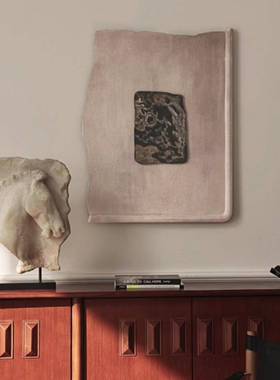 高级感新中式设计师茶室开放格组合书房中古风树脂马头装饰摆件