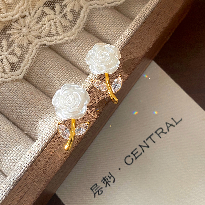 无耳洞蚊香盘耳夹高级感花朵耳饰