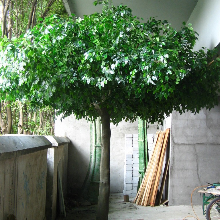 仿真树厂家供应绿植玻璃钢榕树商场景区装饰品室内户外造型