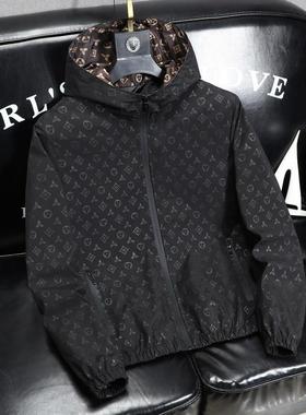 连帽外套男秋季潮牌新款印花修身帅气休闲薄款防晒服短款男士夹克