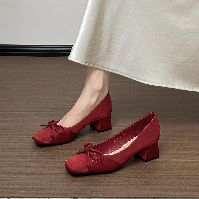 韩版新款红色伴娘婚鞋喜婆婆婚宴单鞋配旗袍气质方头高跟鞋女粗跟