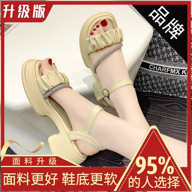 厚底一字扣带凉鞋女2026新款软底粗跟水钻学生英伦风时装凉鞋潮潮