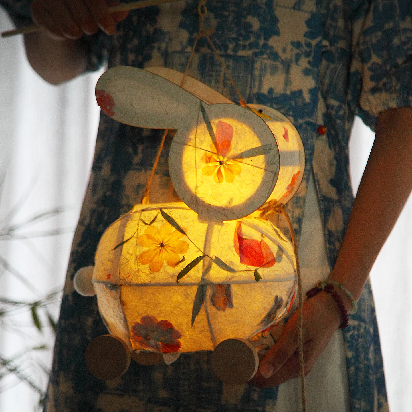 2026新年手工兔子灯笼材料包diy手提发光花灯新款元宵节古风宫灯