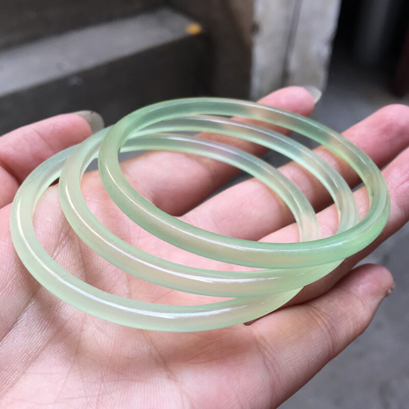 天然玛瑙手镯温婉气质细条手镯简约气质葡萄色青绿玛瑙半透手镯
