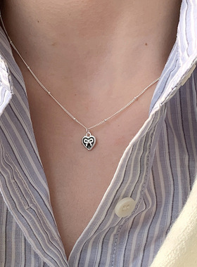 一恋甜酷黑色爱心蝴蝶结项链女简约时尚百搭ins风锁骨链