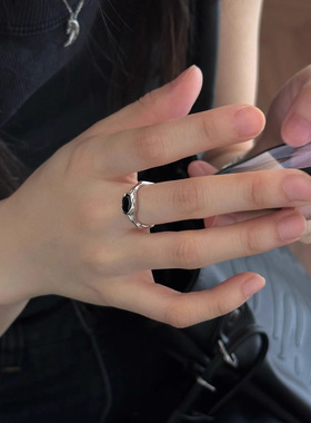 一恋黑色锆石戒指女简约冷淡风气质百搭开口指环个性嘻哈食