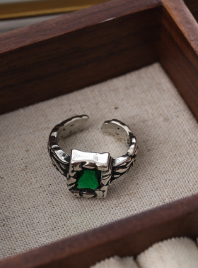 一恋小众方块戒指女几何个性时尚绿色锆石开口指环嘻哈食