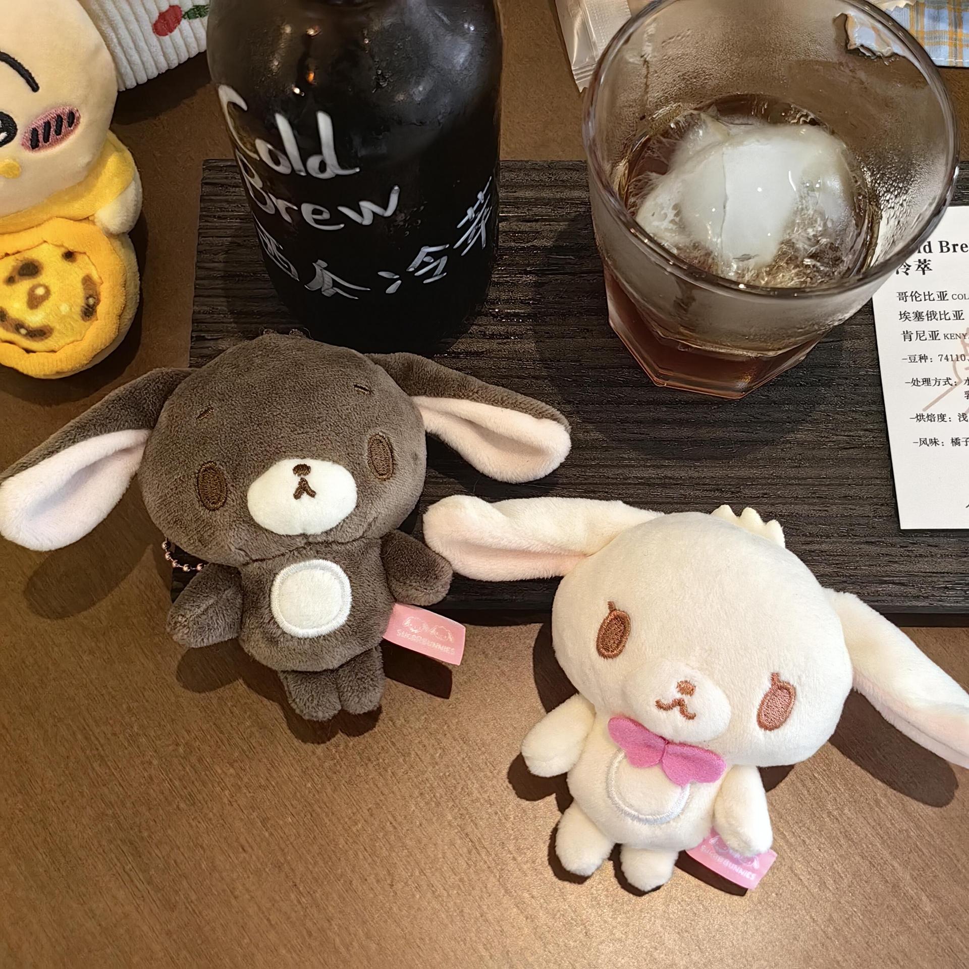 三丽欧新款古早治愈系甜点兔毛绒公仔可爱焦糖兔玩偶挂件挂饰批发图片