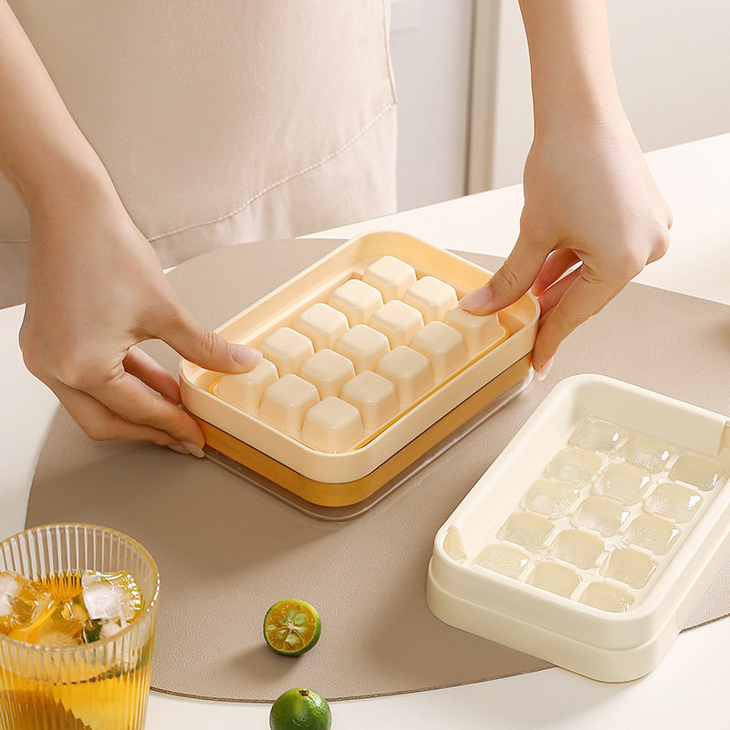 【正品】冰块模具注水家用食级按压式冰格冰箱制冰盒冷冻冰块
