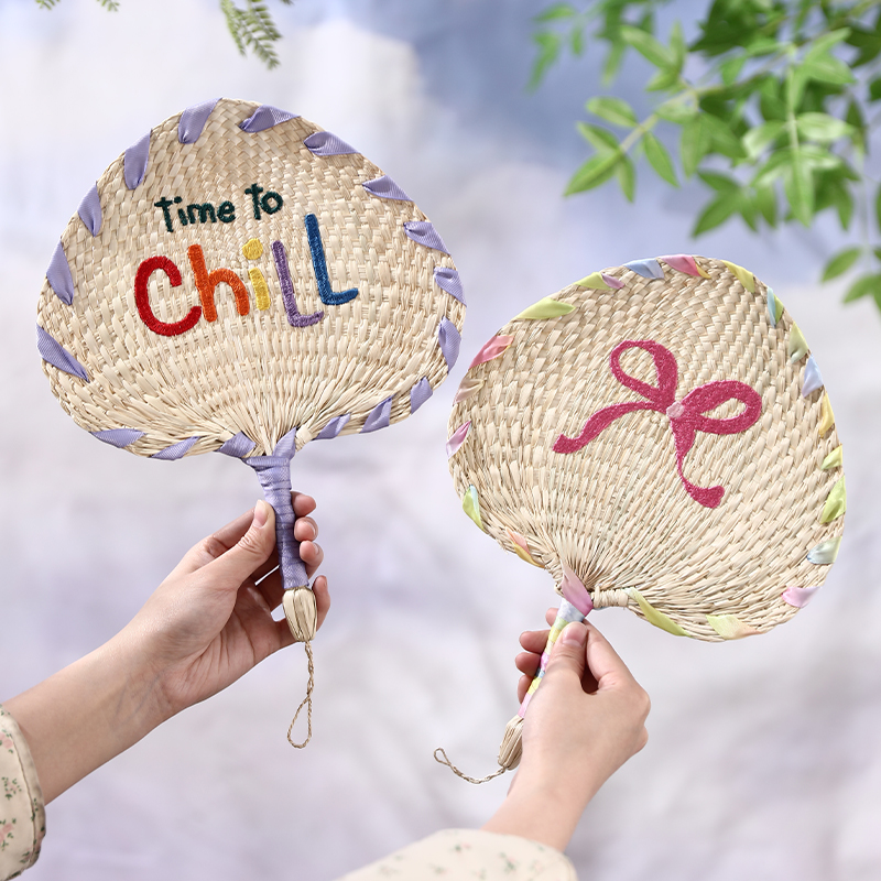 彩色芭蕉扇拍照便携扇子手工编织