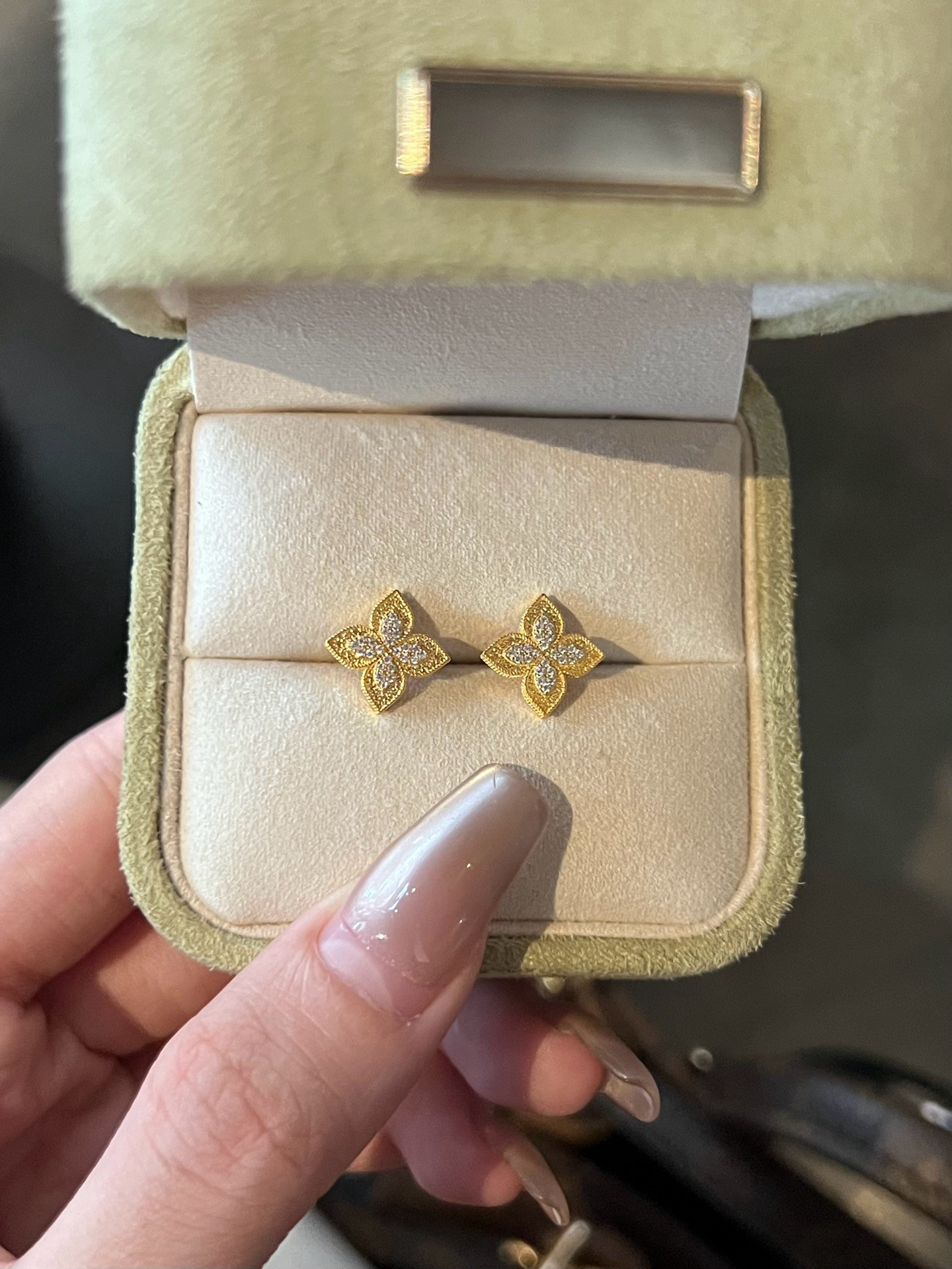 宫廷四叶草耳钉黄金镶嵌999足金,黄金,定价黄金耳饰,淘宝优惠券,粉丝福利购,淘宝优惠卷