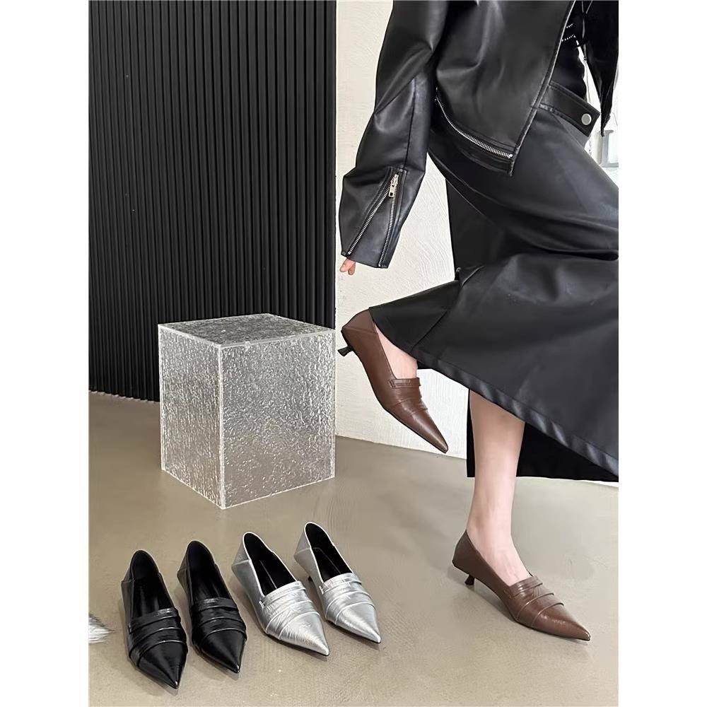 香港2025年冬季新款覆古深口细跟尖头高跟鞋女欧美低跟猫跟单鞋子