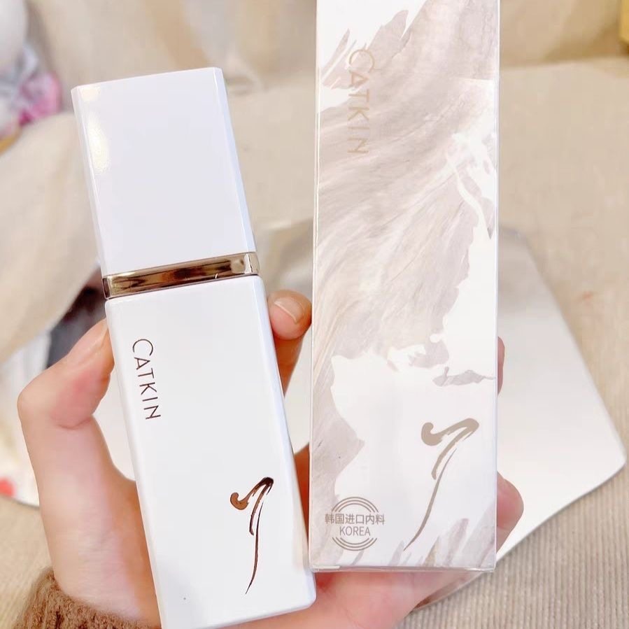 卡婷鎏金锁色持妆粉底液遮瑕持久不脱妆干皮油皮细腻服帖不卡粉