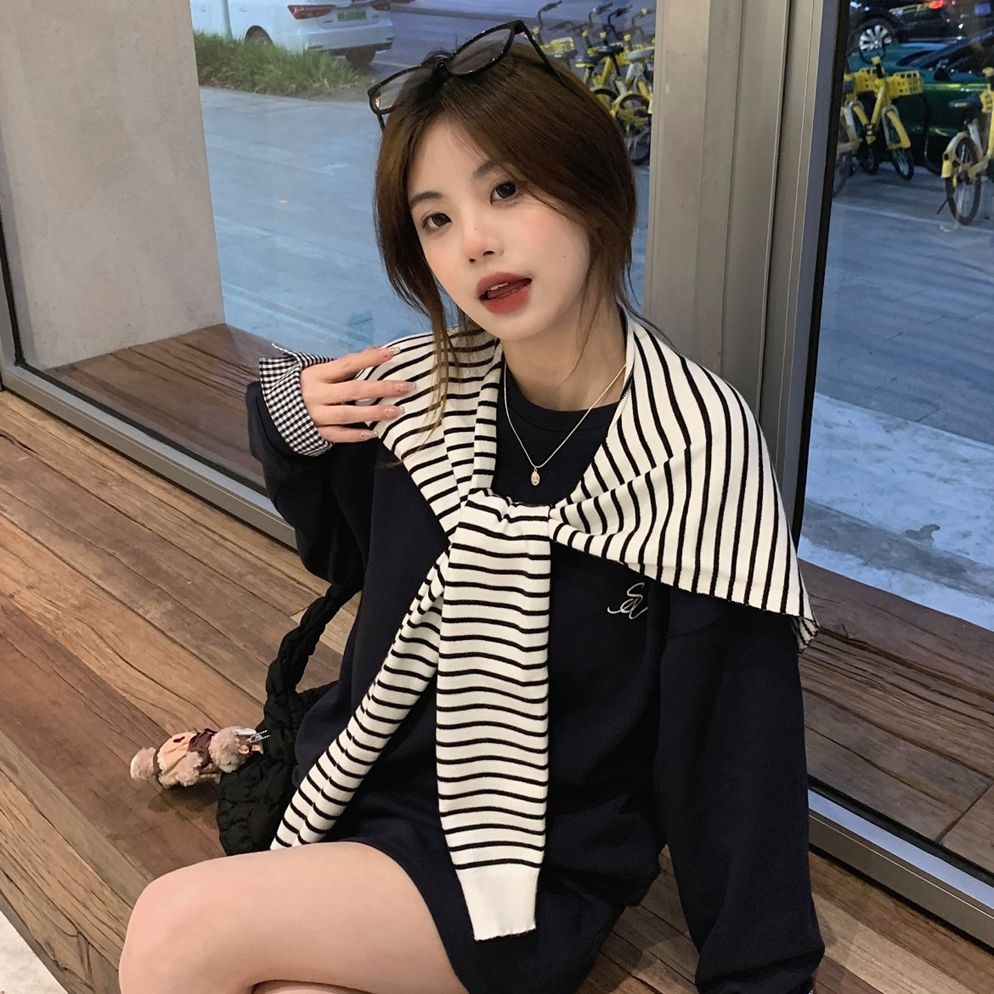 韩国ins黑白条纹披肩女春秋外搭配裙子办公室空调房护颈小坎肩潮,服饰配件/皮带/帽子/围巾,围巾/丝巾/披肩,淘宝优惠券,粉丝福利购,淘宝优惠卷