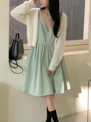 韩国代购rumiruv领连衣裙