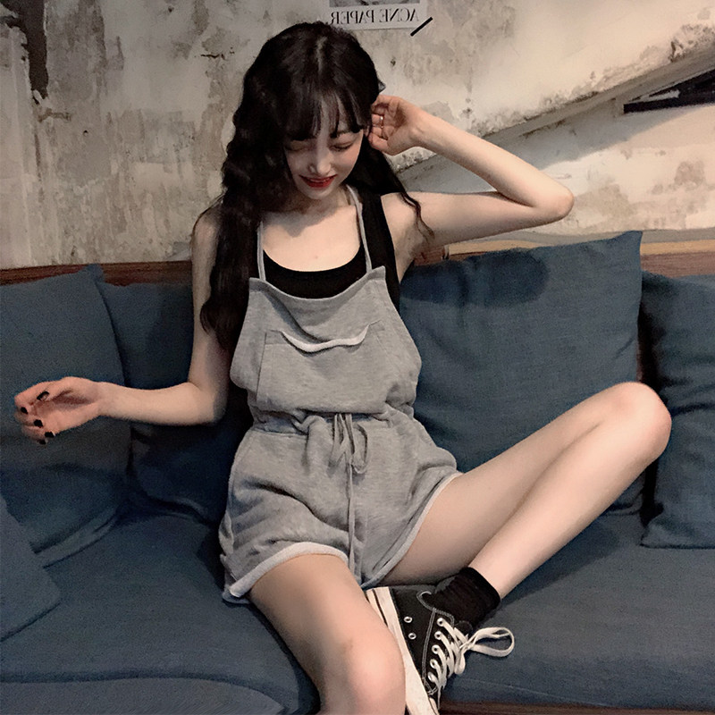 网红套装夏季2019新款无袖背心韩版休闲挂脖式阔腿连体热裤两件在类目 女装/女士精品, 裤子, 休闲裤中 - 来自Buy2taobao.com提供专业的淘宝代购服务