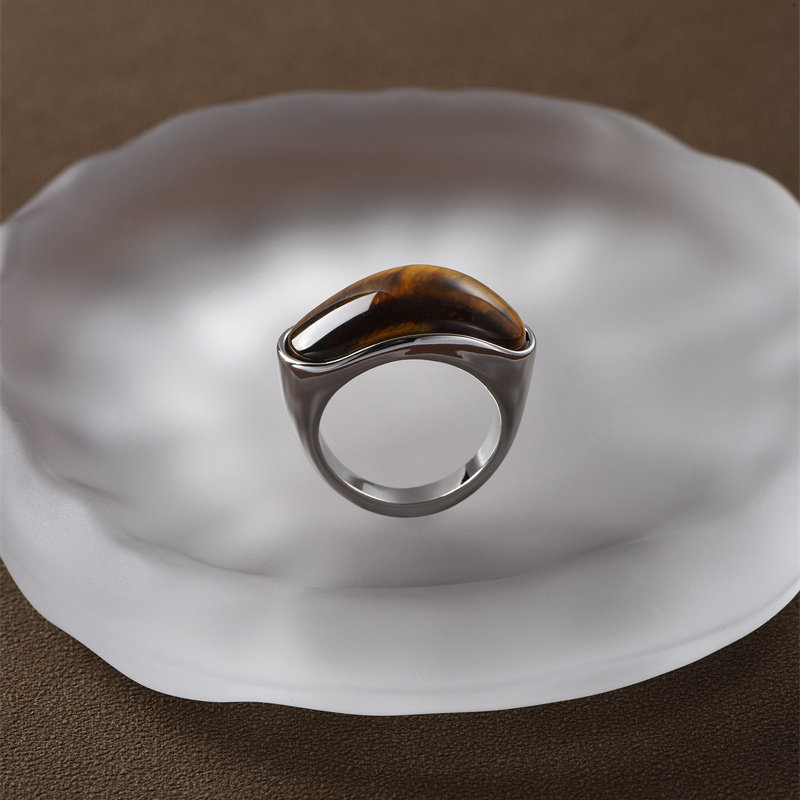 美拉德弧面虎眼石戒指女轻奢小众设计复古高级感天然石中指戒指环