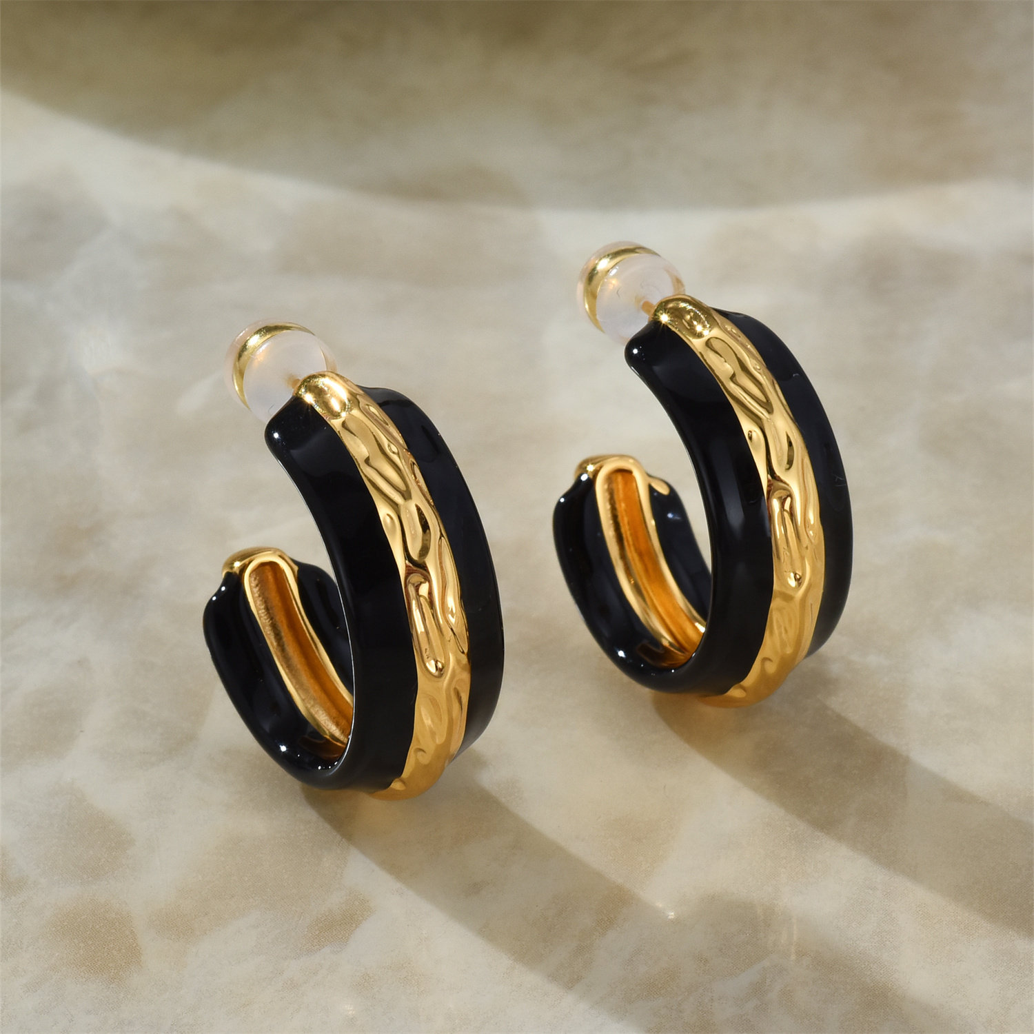 撞色c型黑金耳环女欧美小众设计轻奢高级感黑色珐琅包金耳饰耳钉