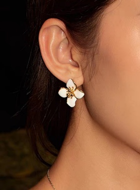 白色珐琅滴釉花朵耳环女轻奢小众设计复古高级感花瓣项链耳饰套装