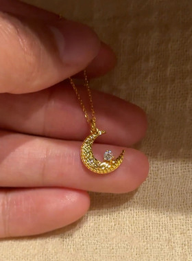 爆闪碎冰冰仿点钻月牙吊坠项链女