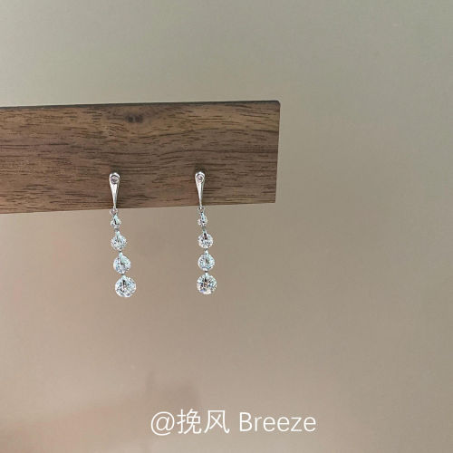 S925纯银水滴闪钻耳钉女