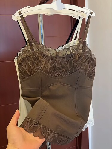 6637#花叶肌理感磨毛腰型吊带女新V领美背内衣一体固定杯性感内搭