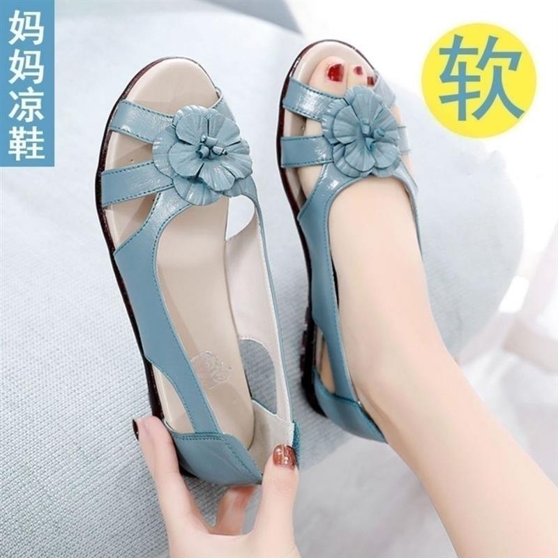 平底凉鞋女鱼嘴夏季妈妈鞋韩版百搭舒适外穿防滑大码女士民族风鞋