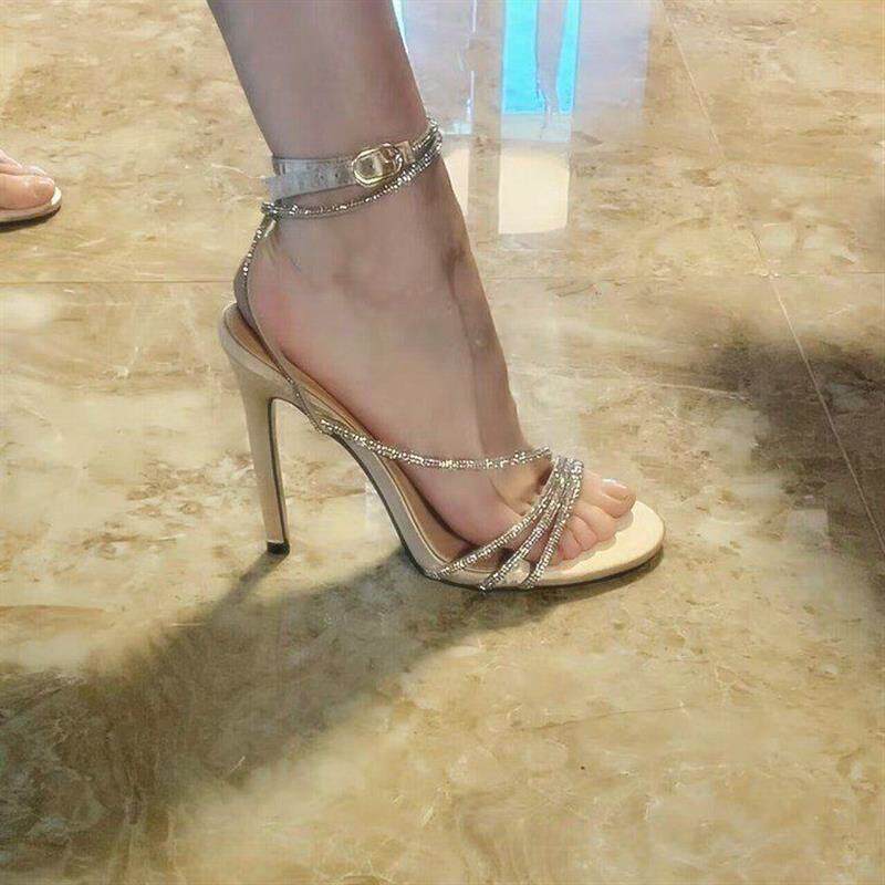 超闪!春夏性感一字带扣水钻凉鞋女露趾细跟香槟色名媛宴会高跟鞋