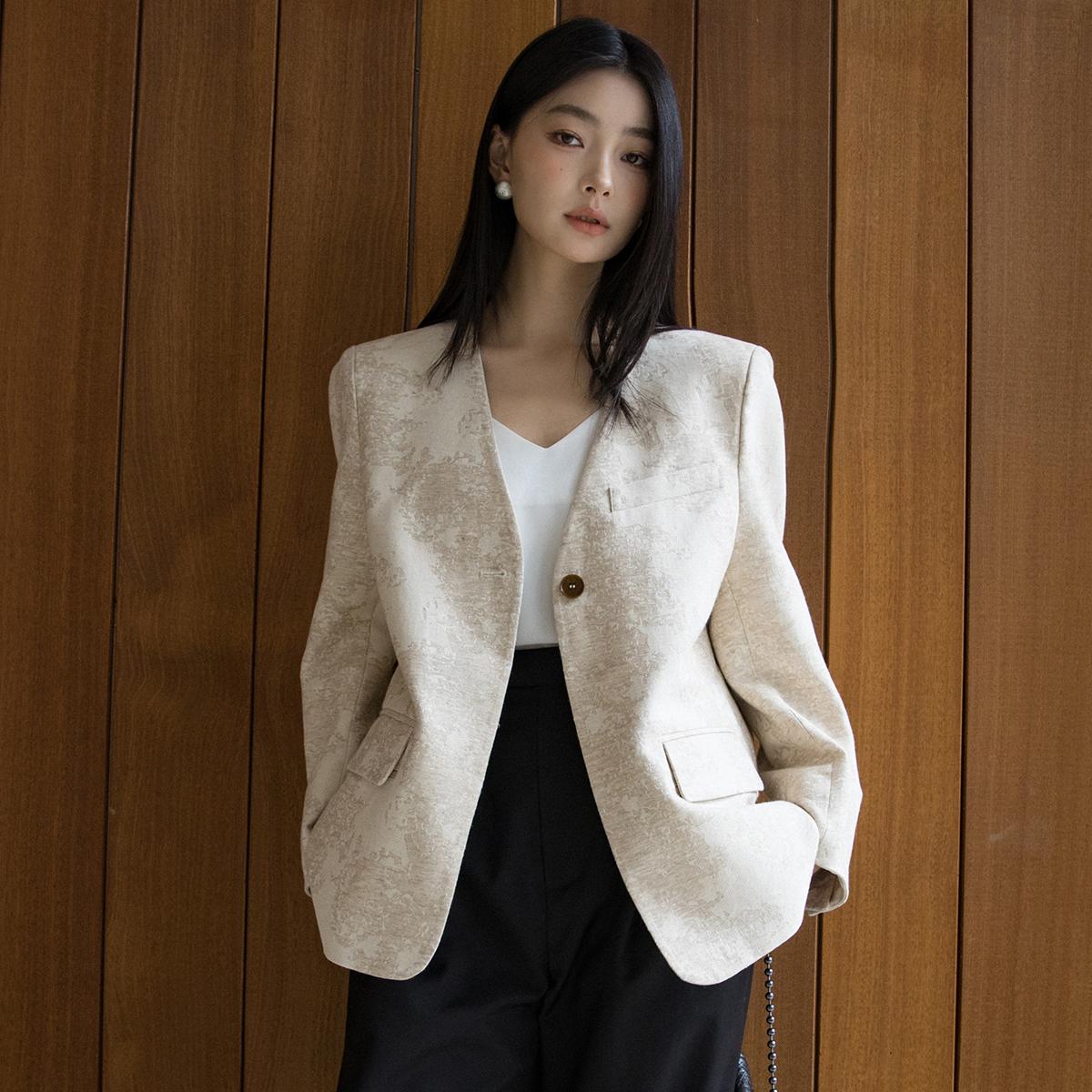 轻奢简约时尚亚麻提花气质款西服