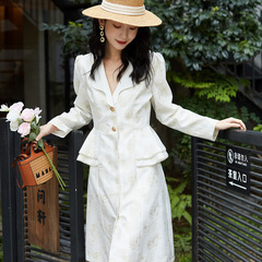 秋季新款提花轻奢白色外套西装领赫本风通勤高级感风衣连衣裙
