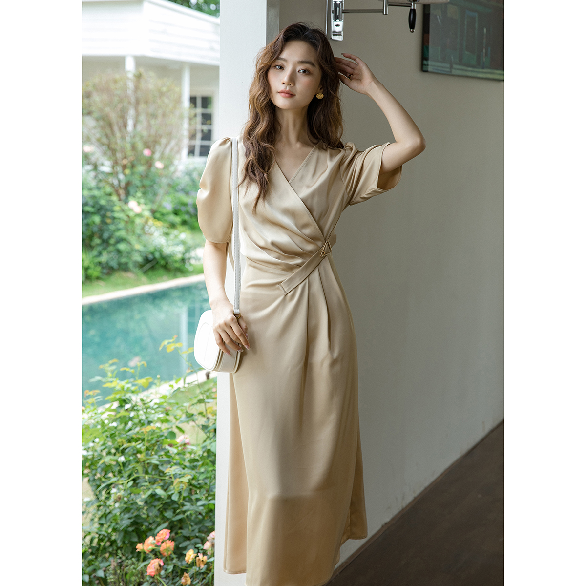 简约设计感纯色长款显瘦连衣裙