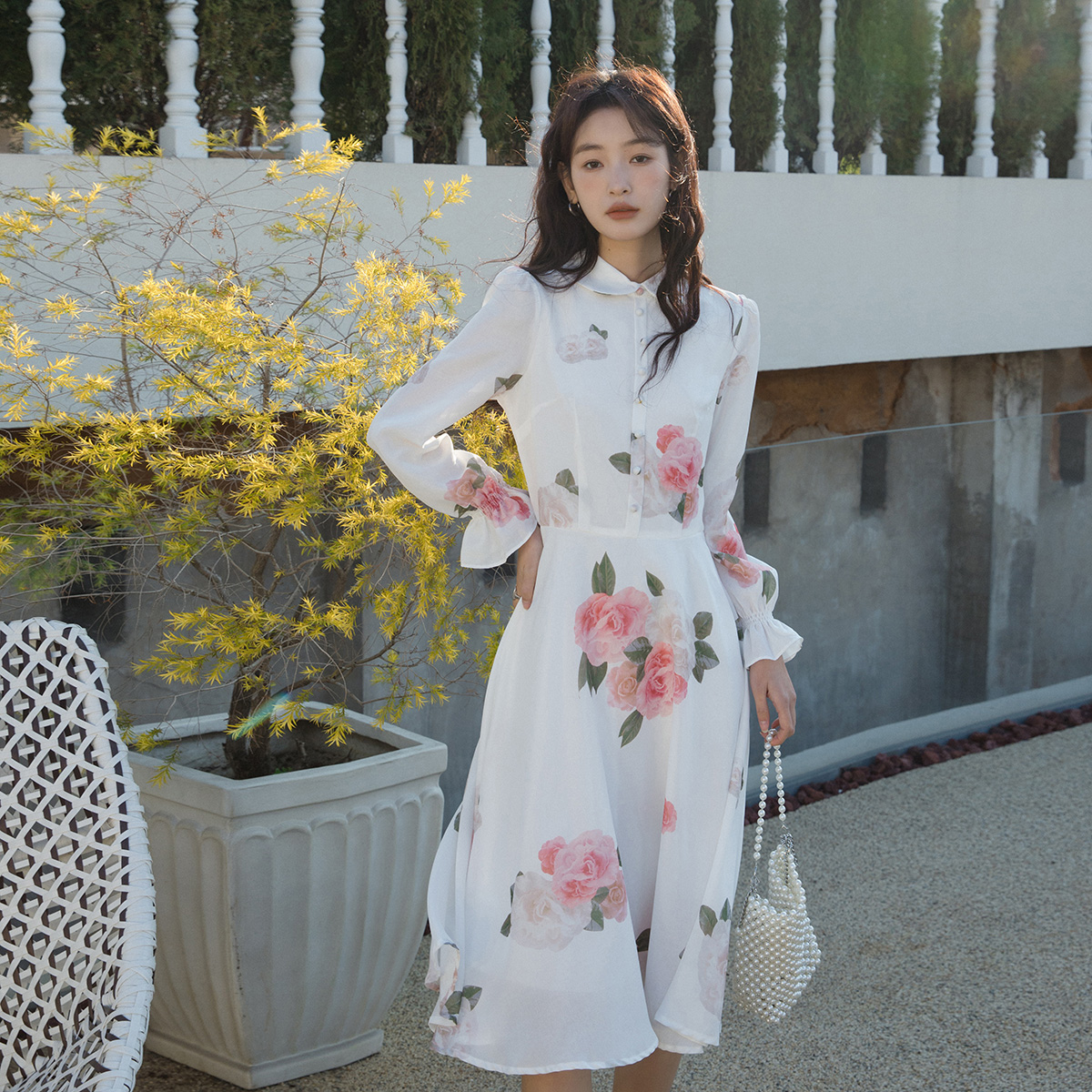 秋季新款减龄白色碎花气质高雅仙女连衣裙小香风翻领衬衫a字裙子