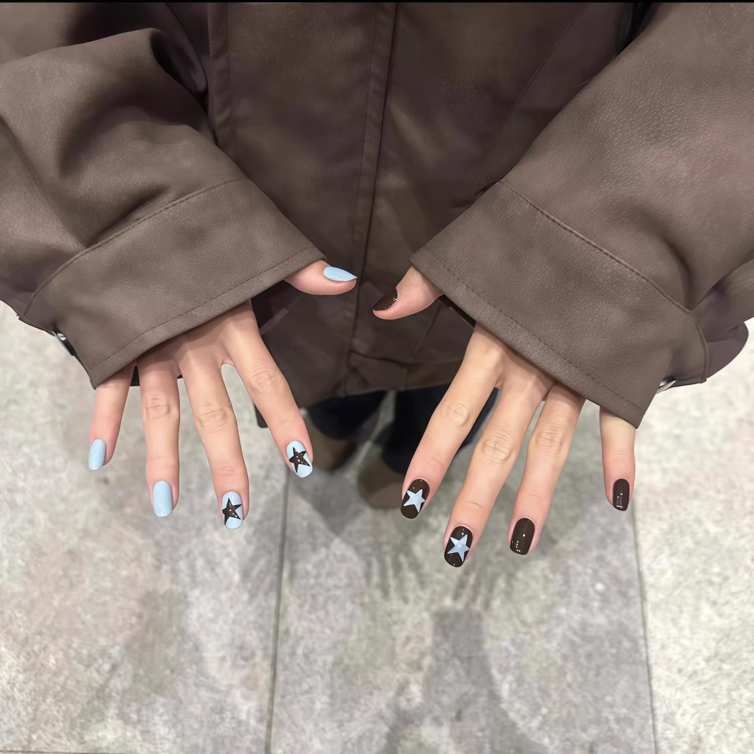 手工穿戴甲早秋蓝棕色星星美甲贴片撞色复古百搭短款指甲显白高级