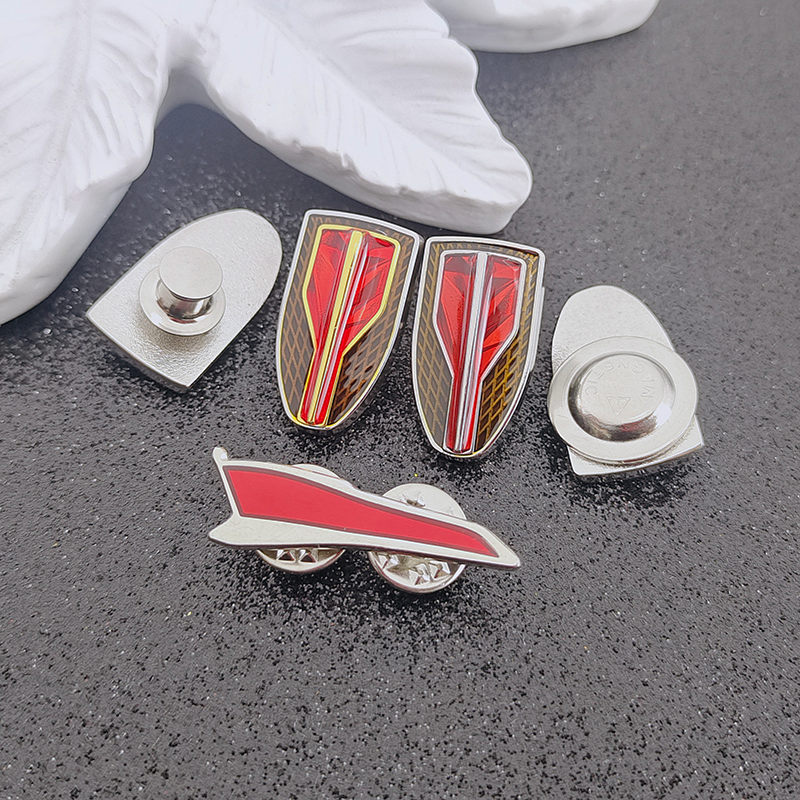 中国红旗胸针新款双色电镀车标徽章金属卡针立体胸章定制司徽4S店