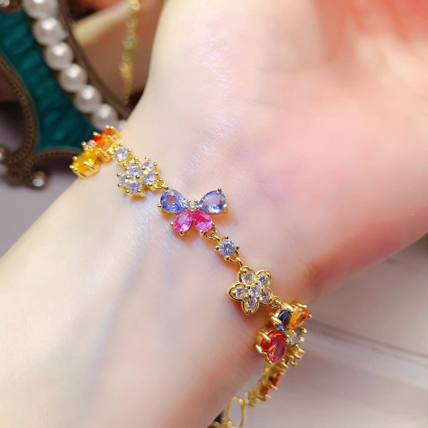 纯天然彩色蓝宝花花款手链新鲜出手链