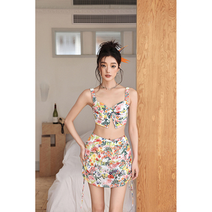 微风假日分体泳衣女两件套小胸聚拢高级感度假显瘦泡温泉比基尼