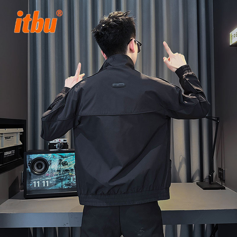 高级感立领夹克男士外套2025新款春秋冬季潮流休闲工装冲锋衣男款