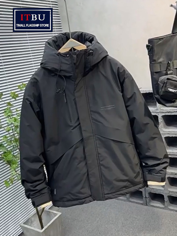 高端轻薄羽绒服男士冬季2025新款保暖连帽短款工装冲锋衣外套男款